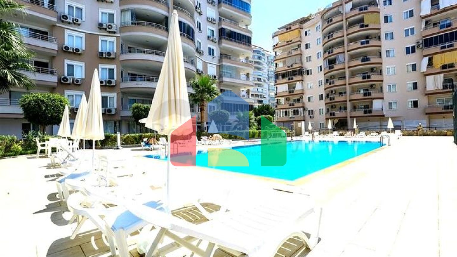 Просторная 2+1 в Махмутларе рядом с центром и морем