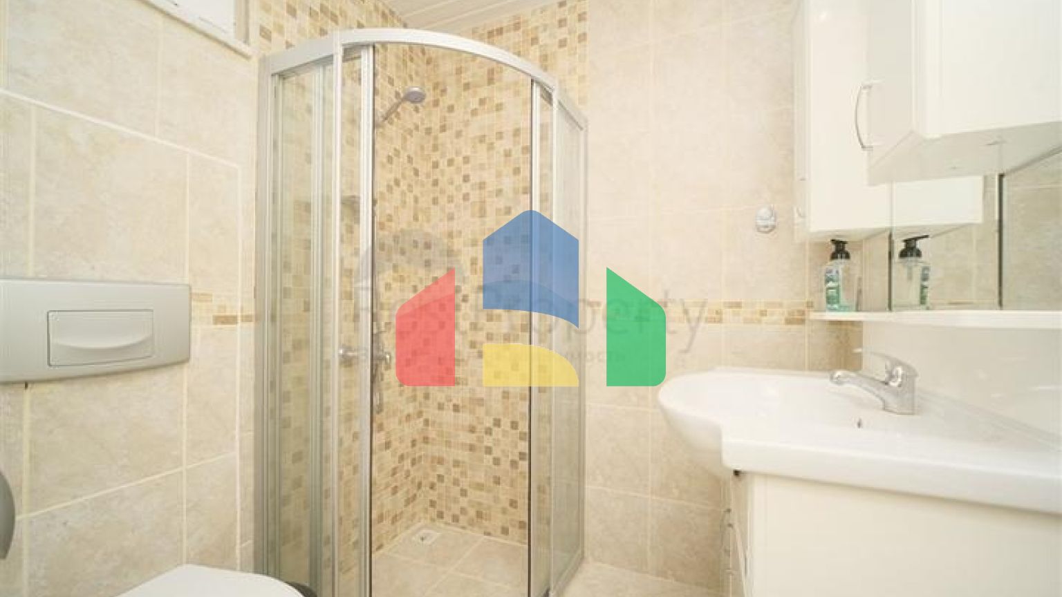 Просторная 2+1 в Махмутларе рядом с центром и морем