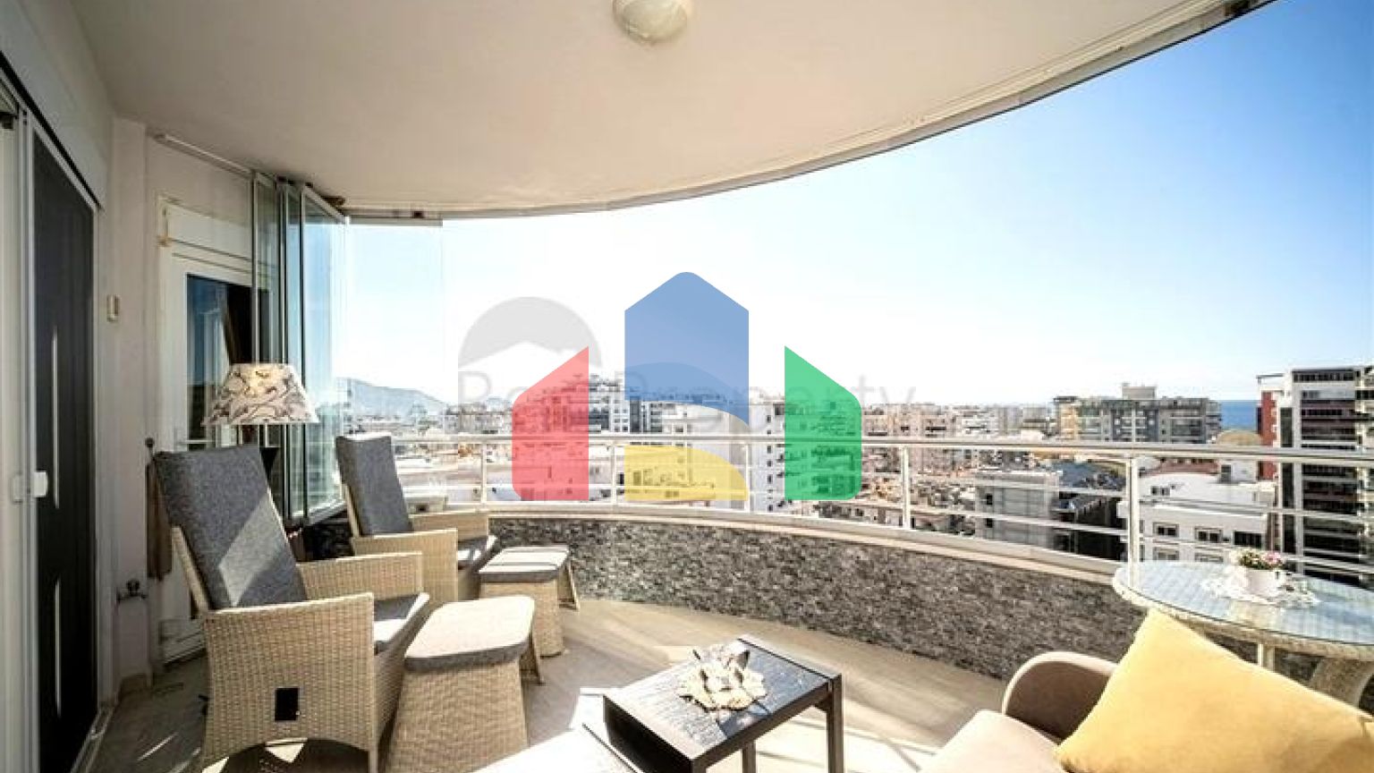 Просторная 2+1 в Махмутларе рядом с центром и морем