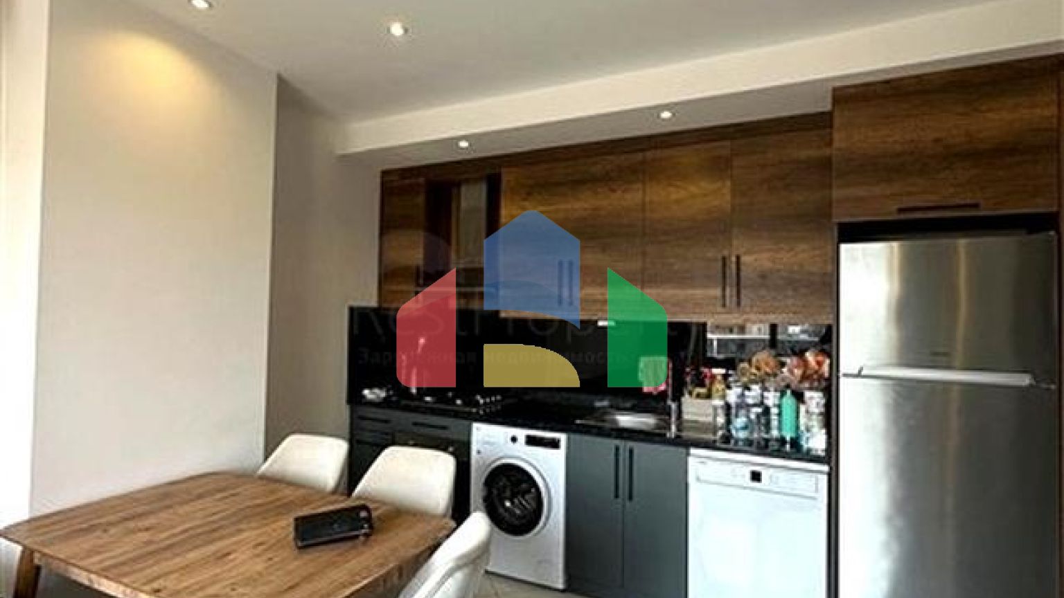 Меблированная квартира 1+1 с развитой инфраструктурой в Махмутларе