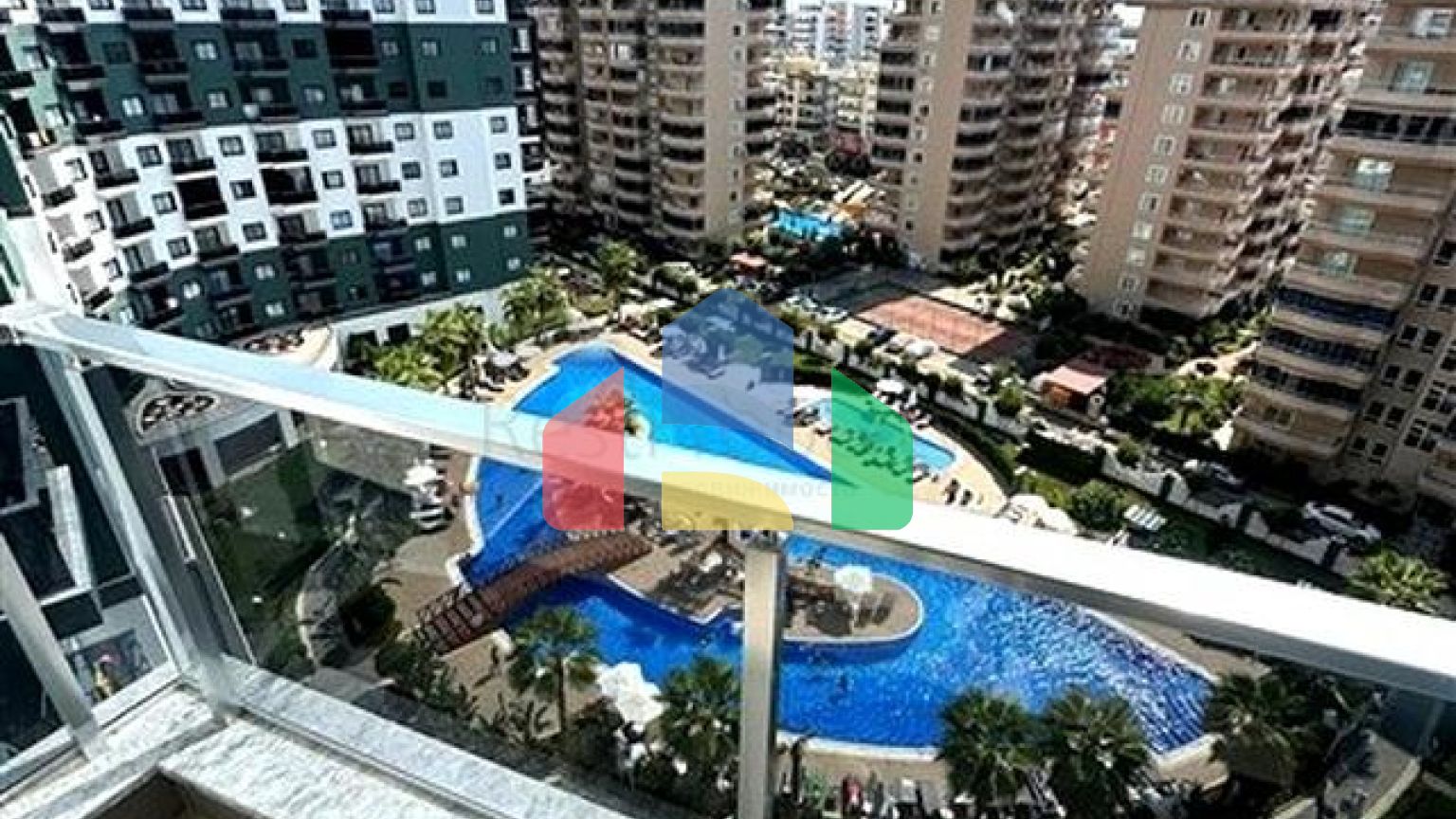 Меблированная квартира 1+1 с развитой инфраструктурой в Махмутларе