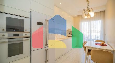 Квартира 2+1 в районе Махмутлар с отдельной кухней в современном комплексе