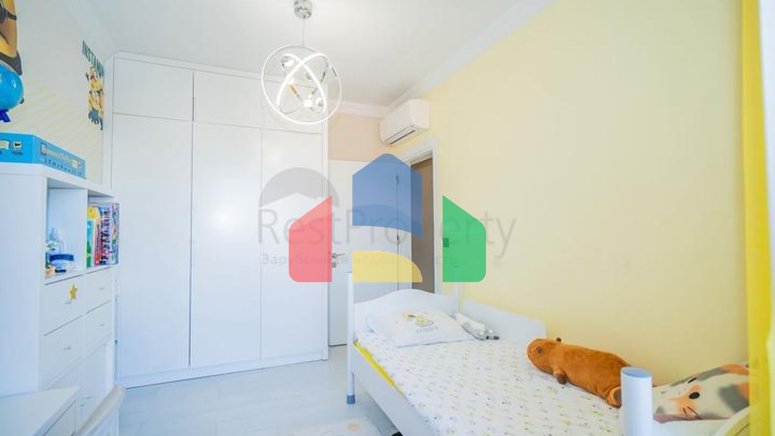 Квартира 2+1 в районе Махмутлар с отдельной кухней в современном комплексе