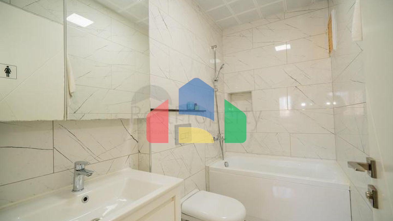 Квартира 2+1 в районе Махмутлар с отдельной кухней в современном комплексе