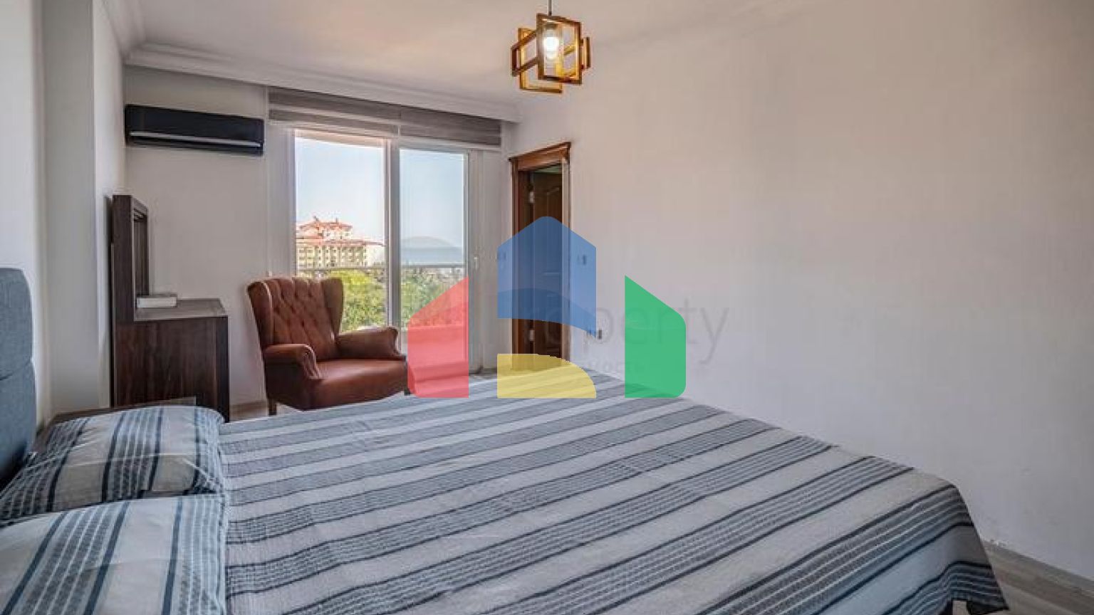 Трёхкомнатная квартира с большой площадью и развитой инфраструктурой в районе Махмутлар