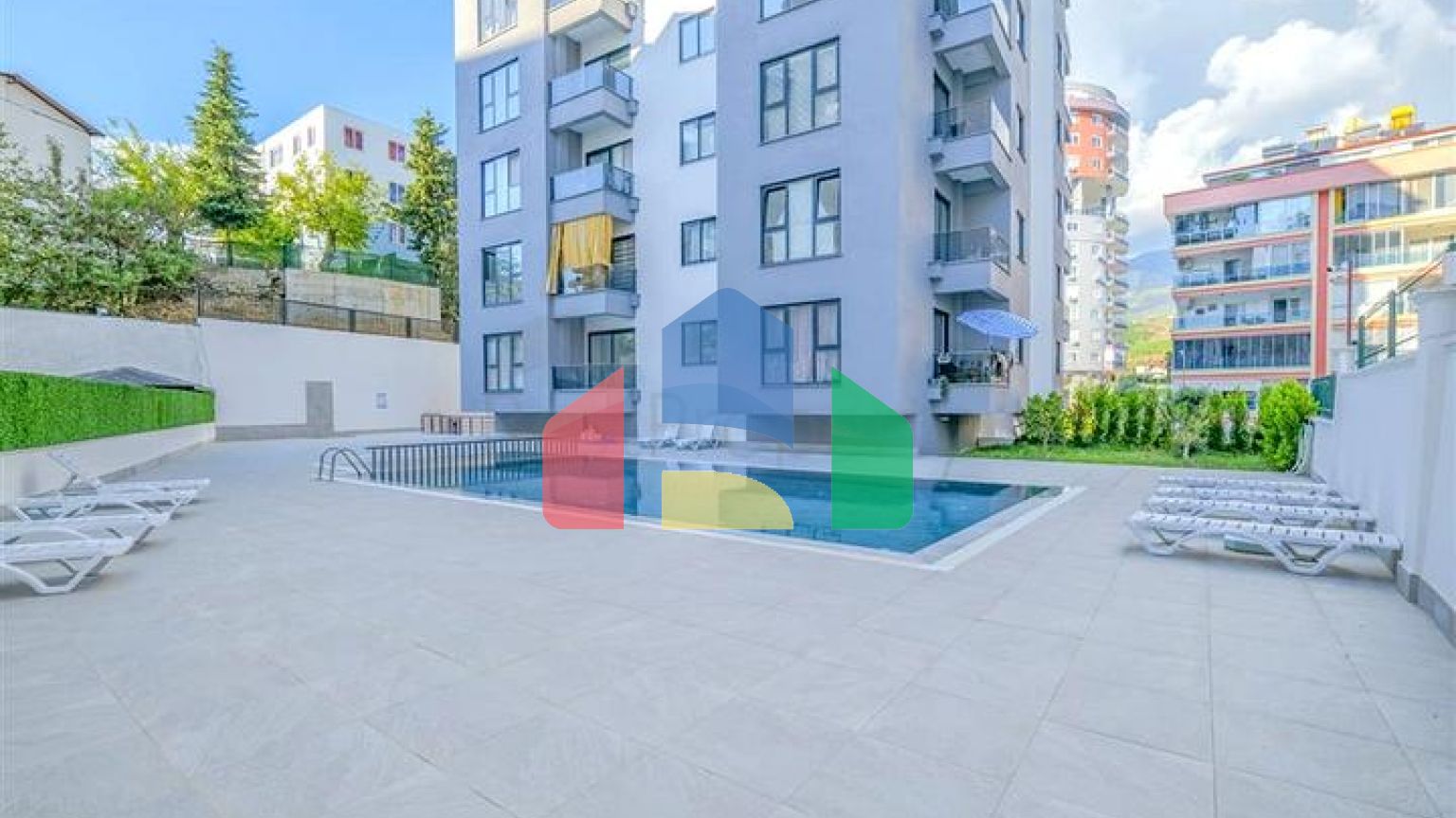 Квартира 1+1 с балконом и инфраструктурой в районе Махмутлар