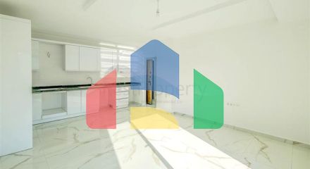 Квартира 1+1 с балконом и инфраструктурой в районе Махмутлар