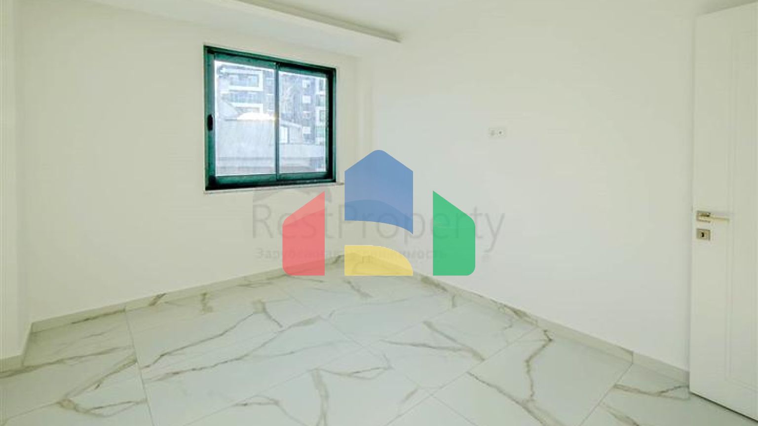 Квартира 1+1 с балконом и инфраструктурой в районе Махмутлар