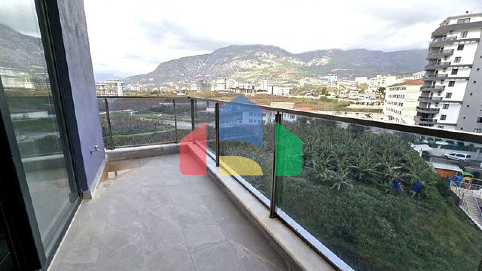 Современная квартира 1+1 с богатой инфраструктурой в районе Махмутлар