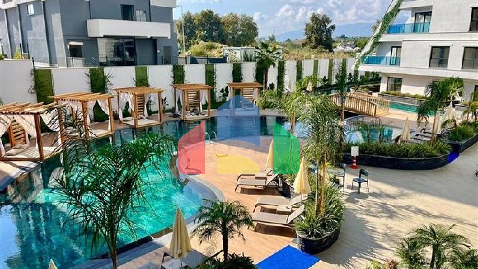 Современная квартира 1+1 в новом комплексе с бассейном и спа-зоной в Махмутларе