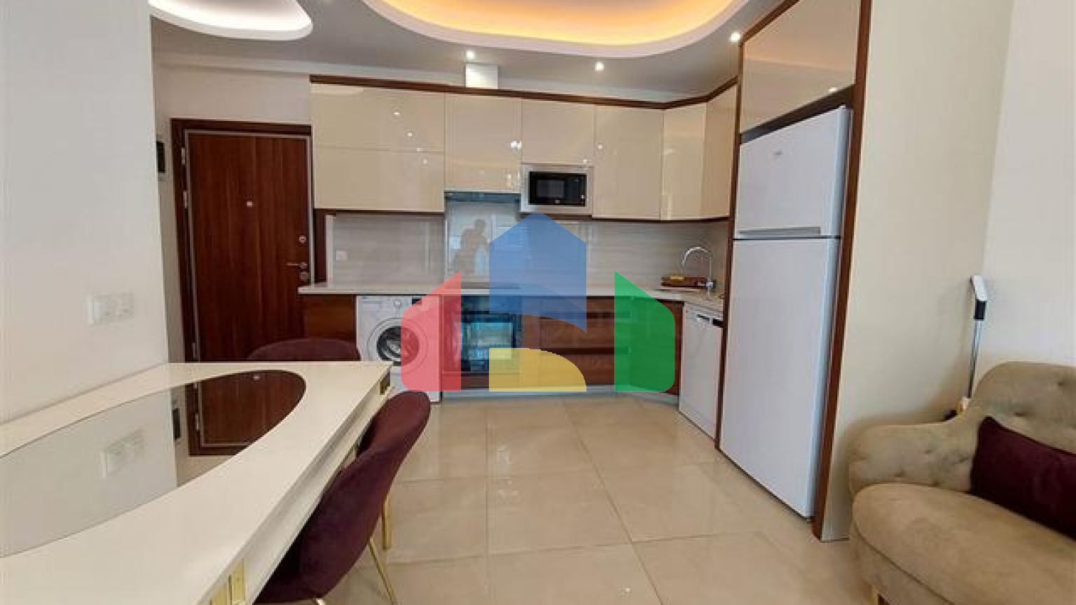 Двухкомнатная квартира в 300 м от моря