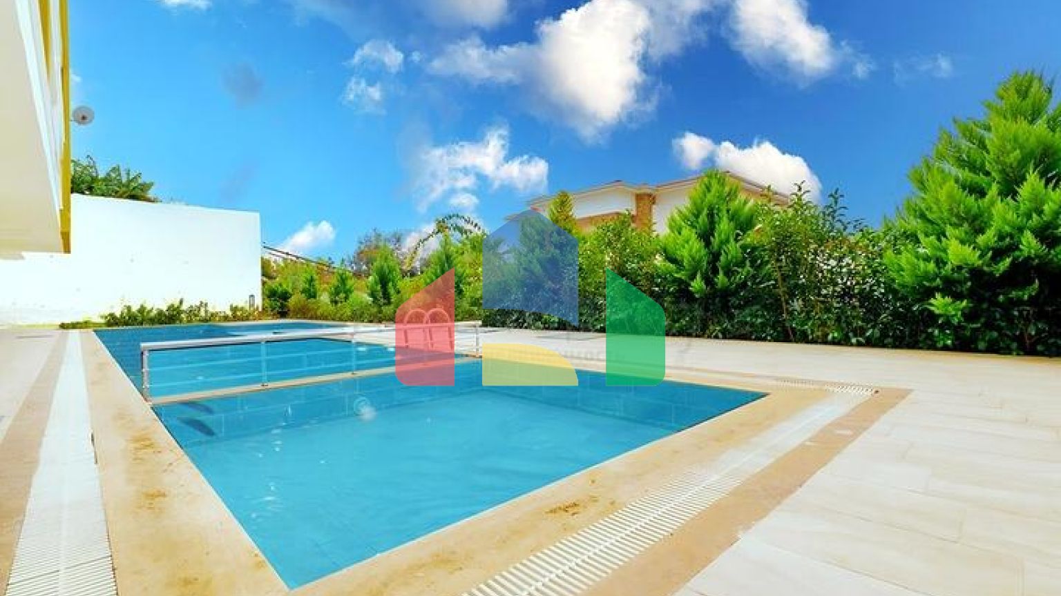 Современная квартира рядом с морем в Махмутларе