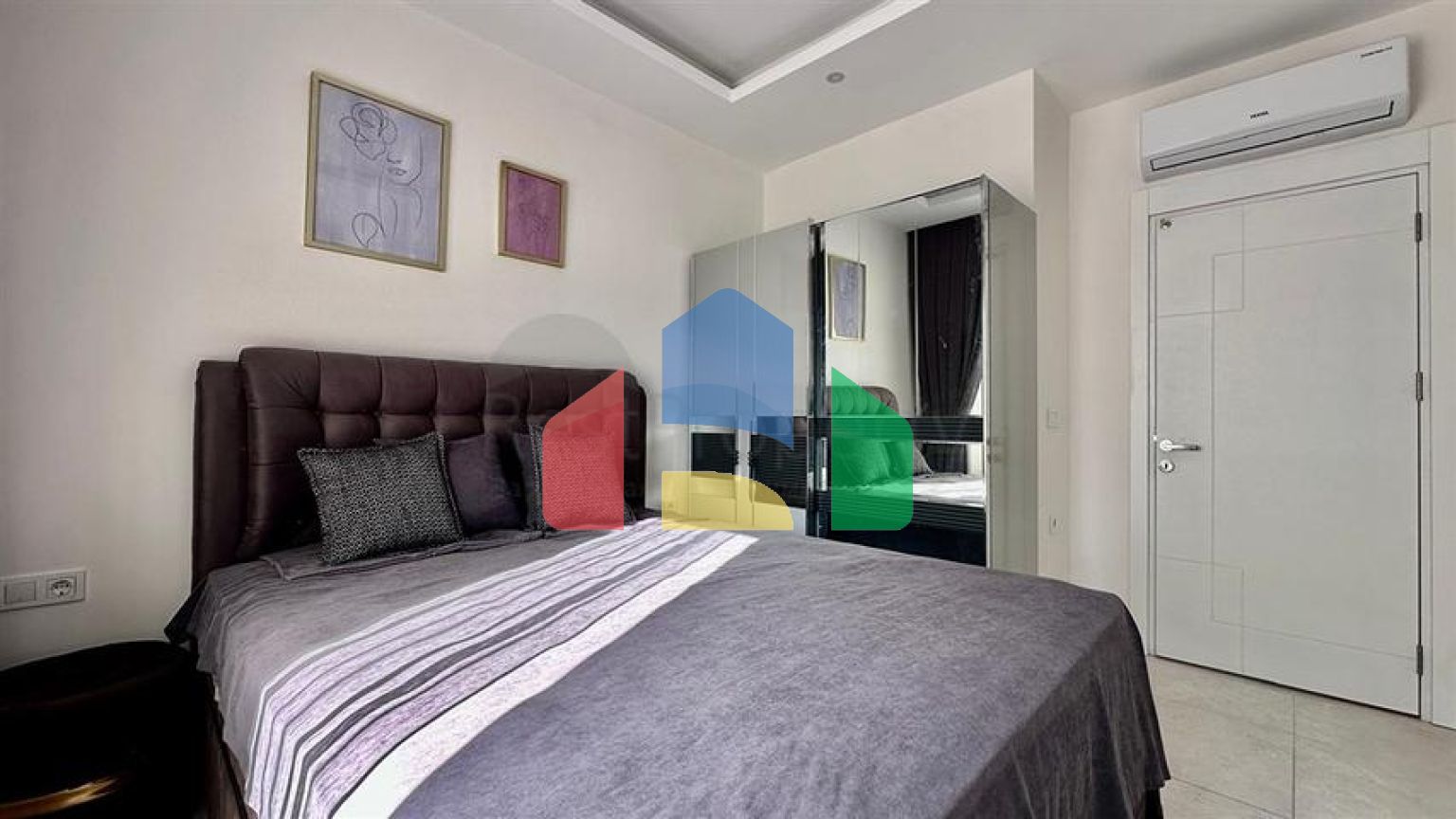 Затишна квартира 1 + 1 в сучасному будинку в Махмутларі