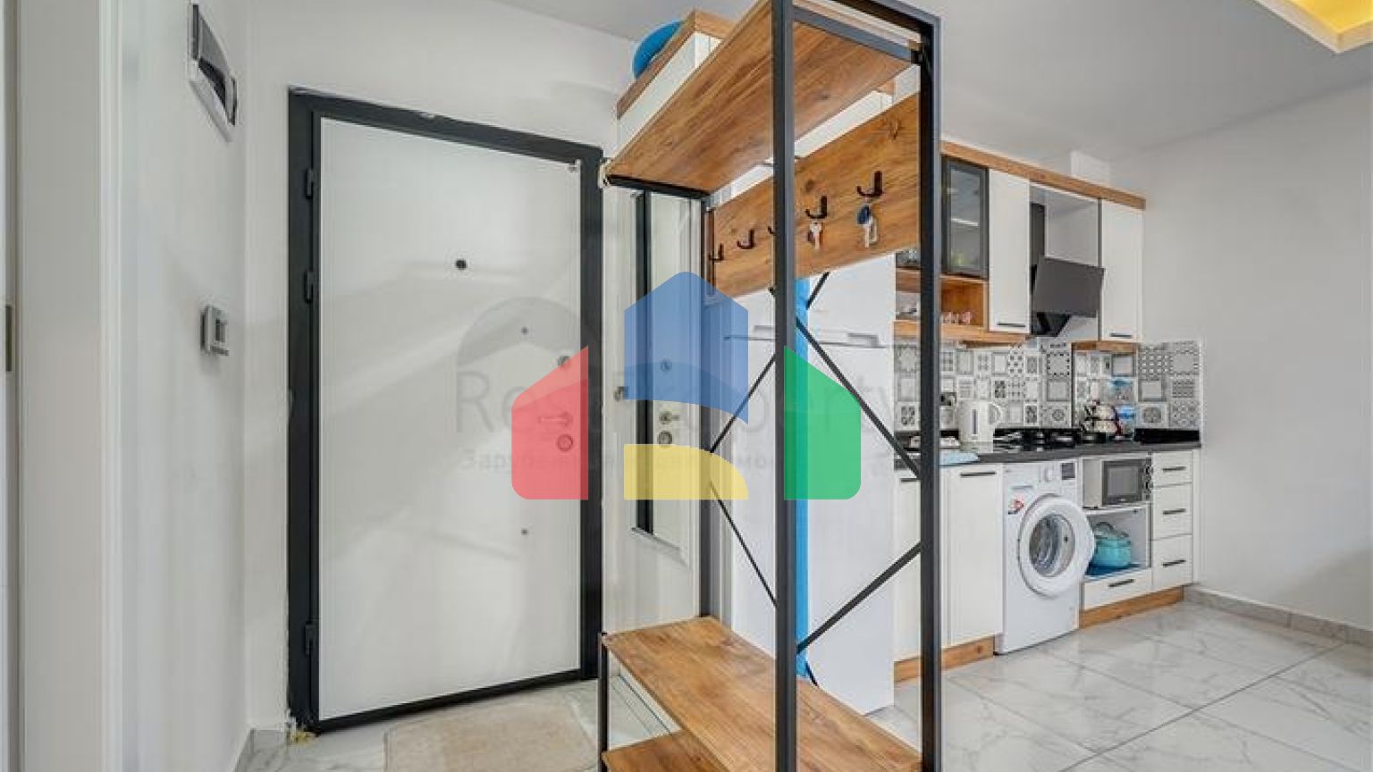 Современная меблированная квартира в новом комплексе в Махмутларе