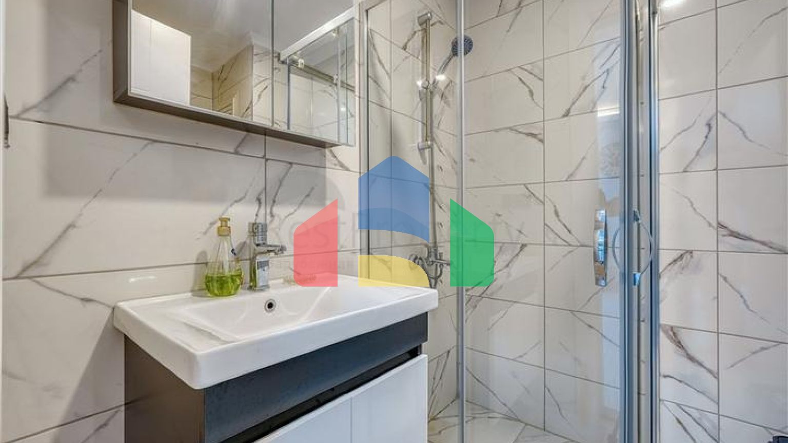 Современная меблированная квартира в новом комплексе в Махмутларе