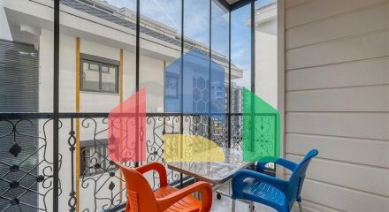 Современная меблированная квартира в новом комплексе в Махмутларе Современная меблированная квартира в новом комплексе в Махмутларе