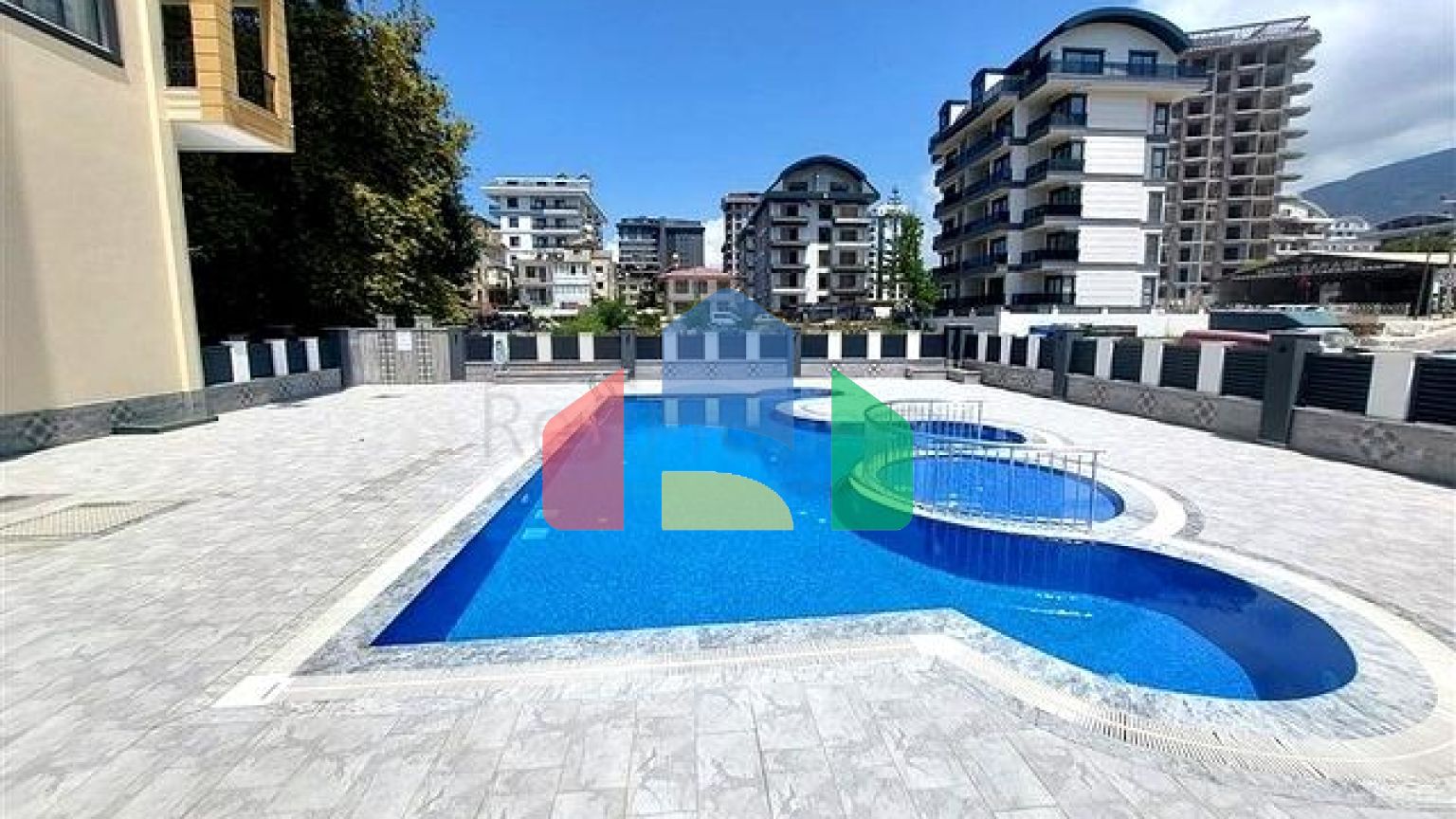 Квартира 1+1 с инфраструктурой в районе Махмутлар