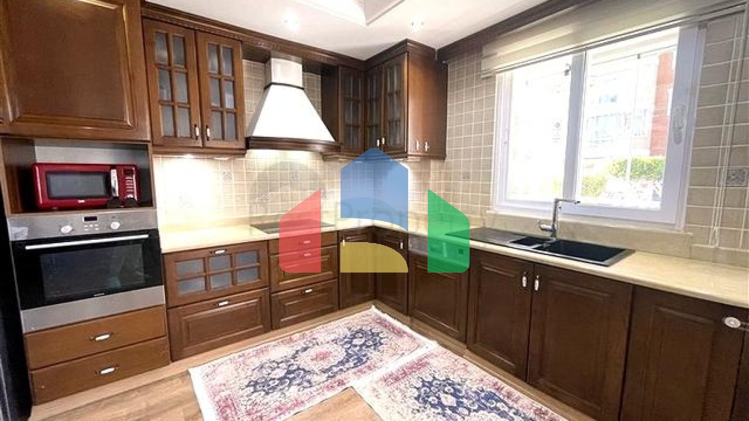 Просторная квартира 2+1 в районе Махмутлар в 50 метрах от моря