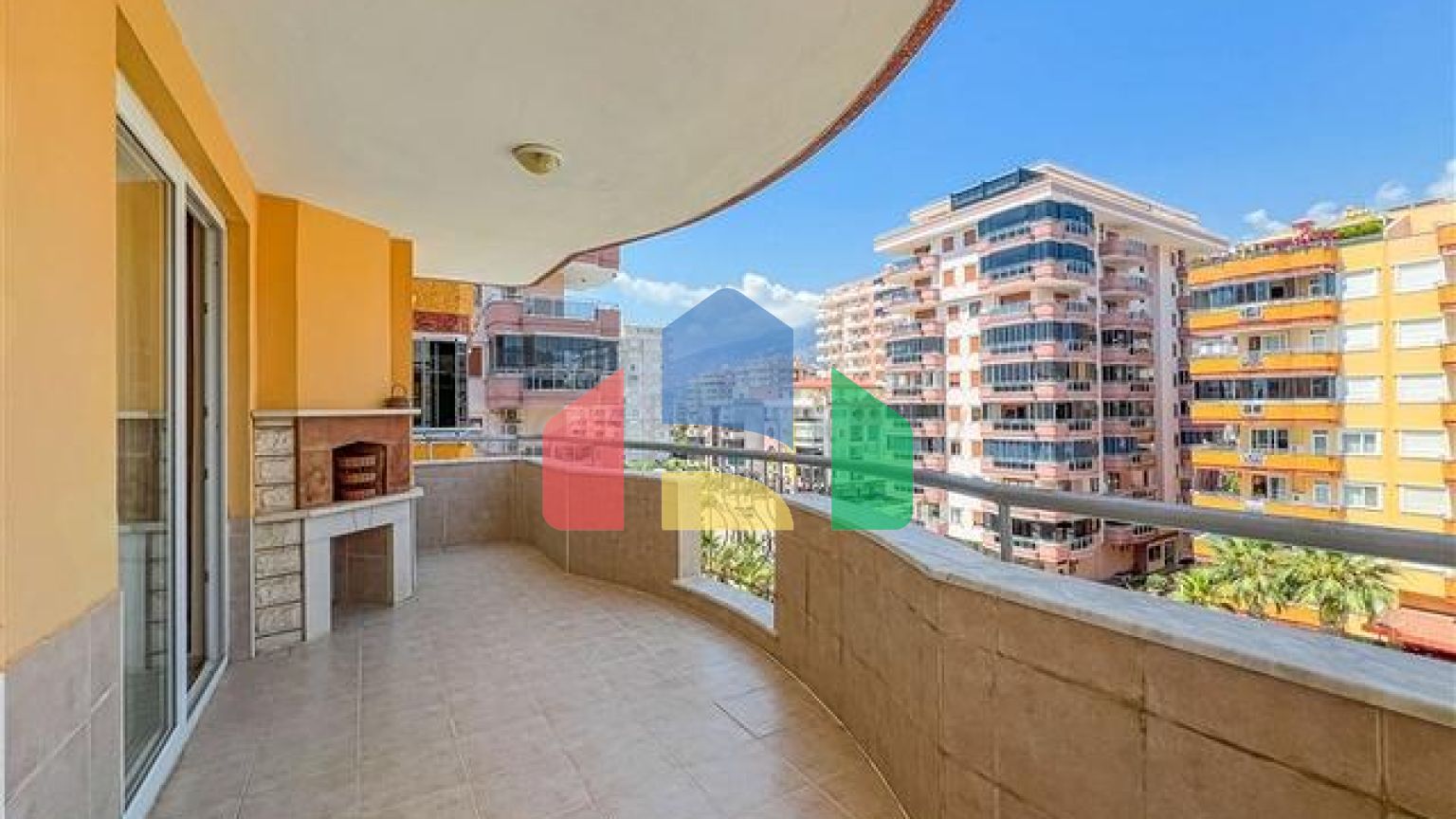 Трёхкомнатная квартира 2+1 с мебелью и развитой инфраструктурой в районе Махмутлар