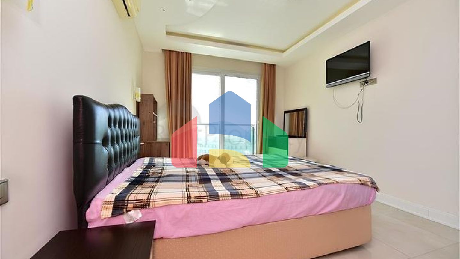 Уютная меблированная квартира в развитом жилом комплексе