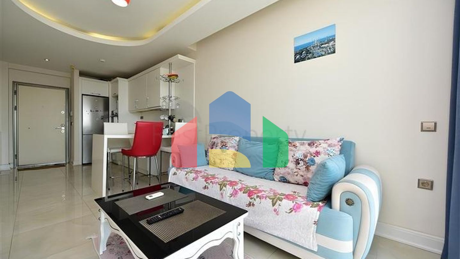 Уютная меблированная квартира в развитом жилом комплексе