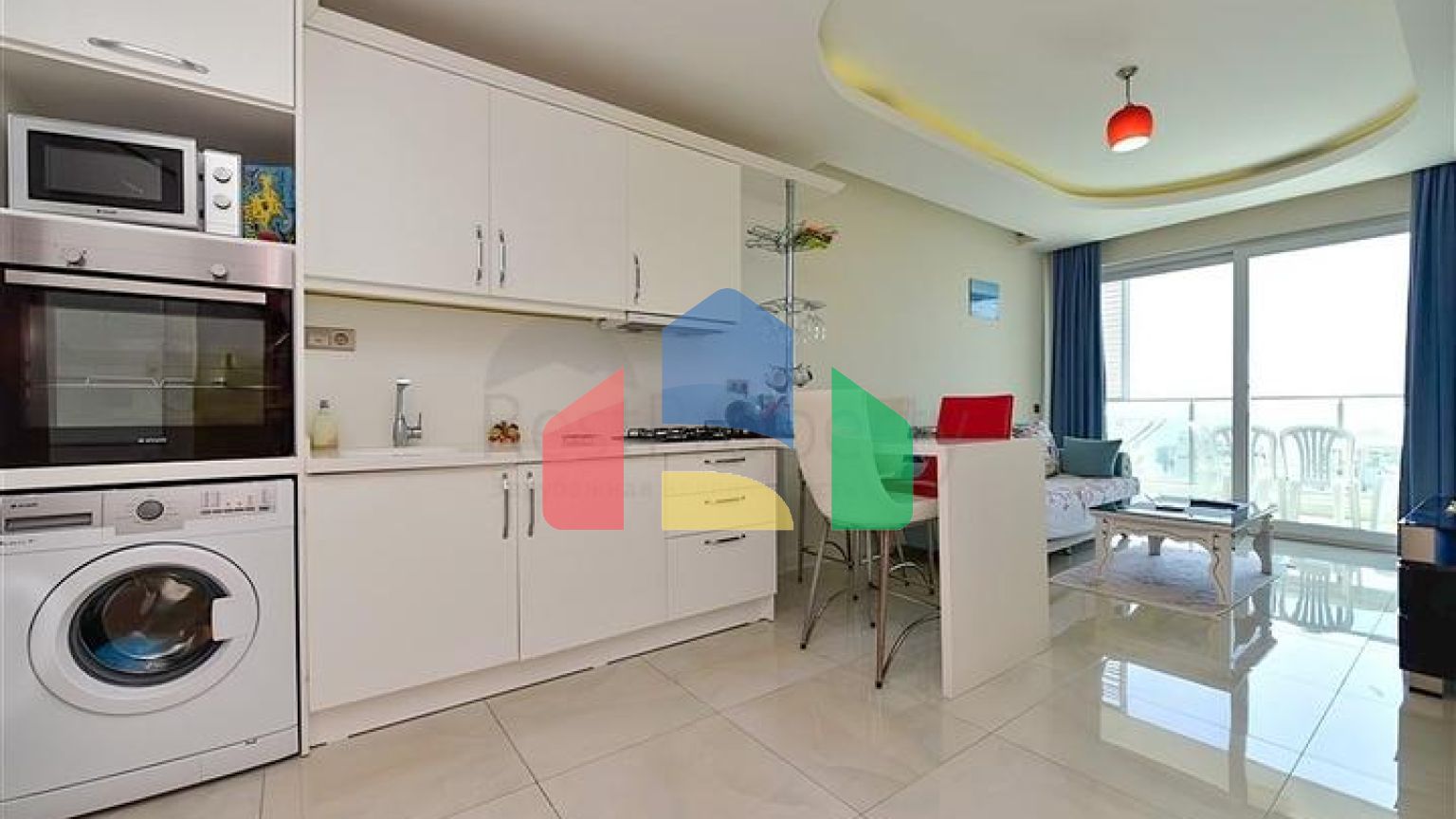 Уютная меблированная квартира в развитом жилом комплексе