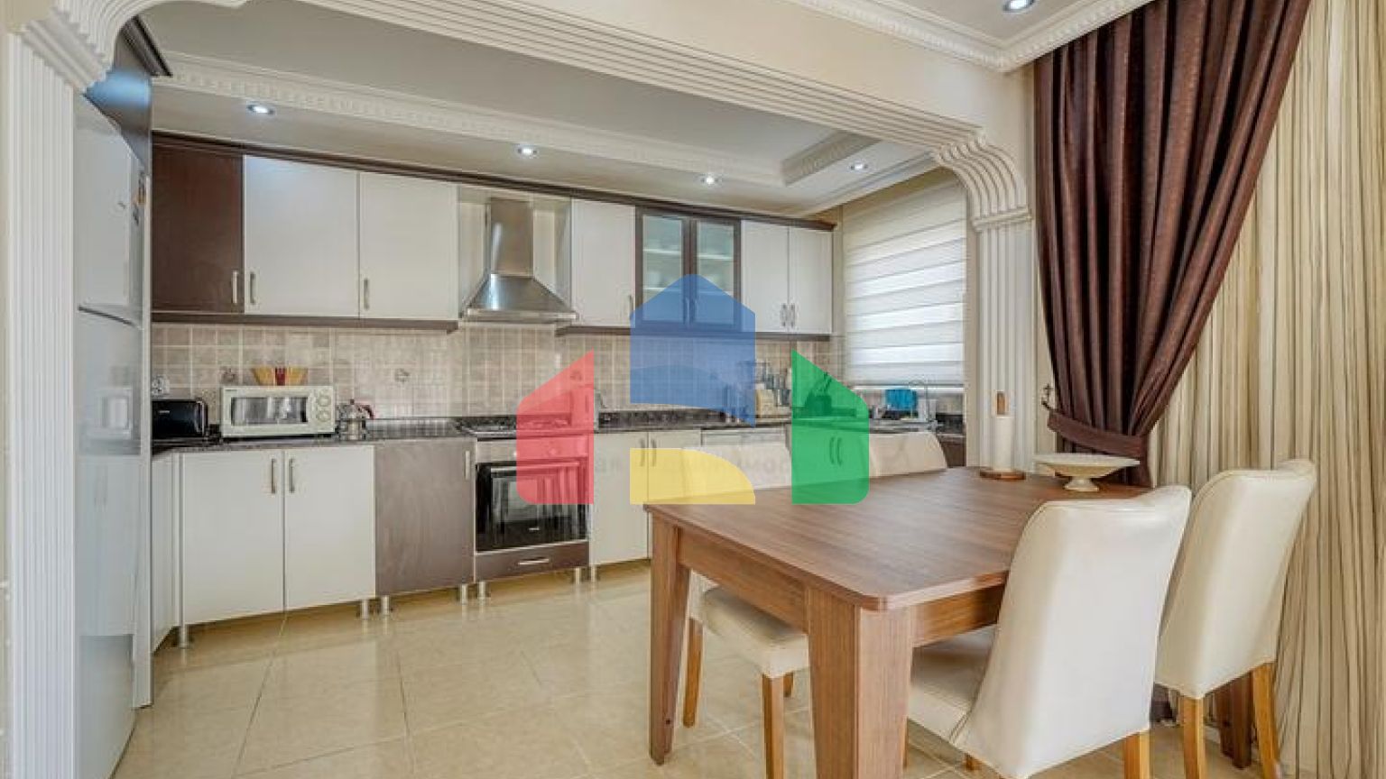 Трёхкомнатная квартира 2+1 в центральной части района Махмутлар