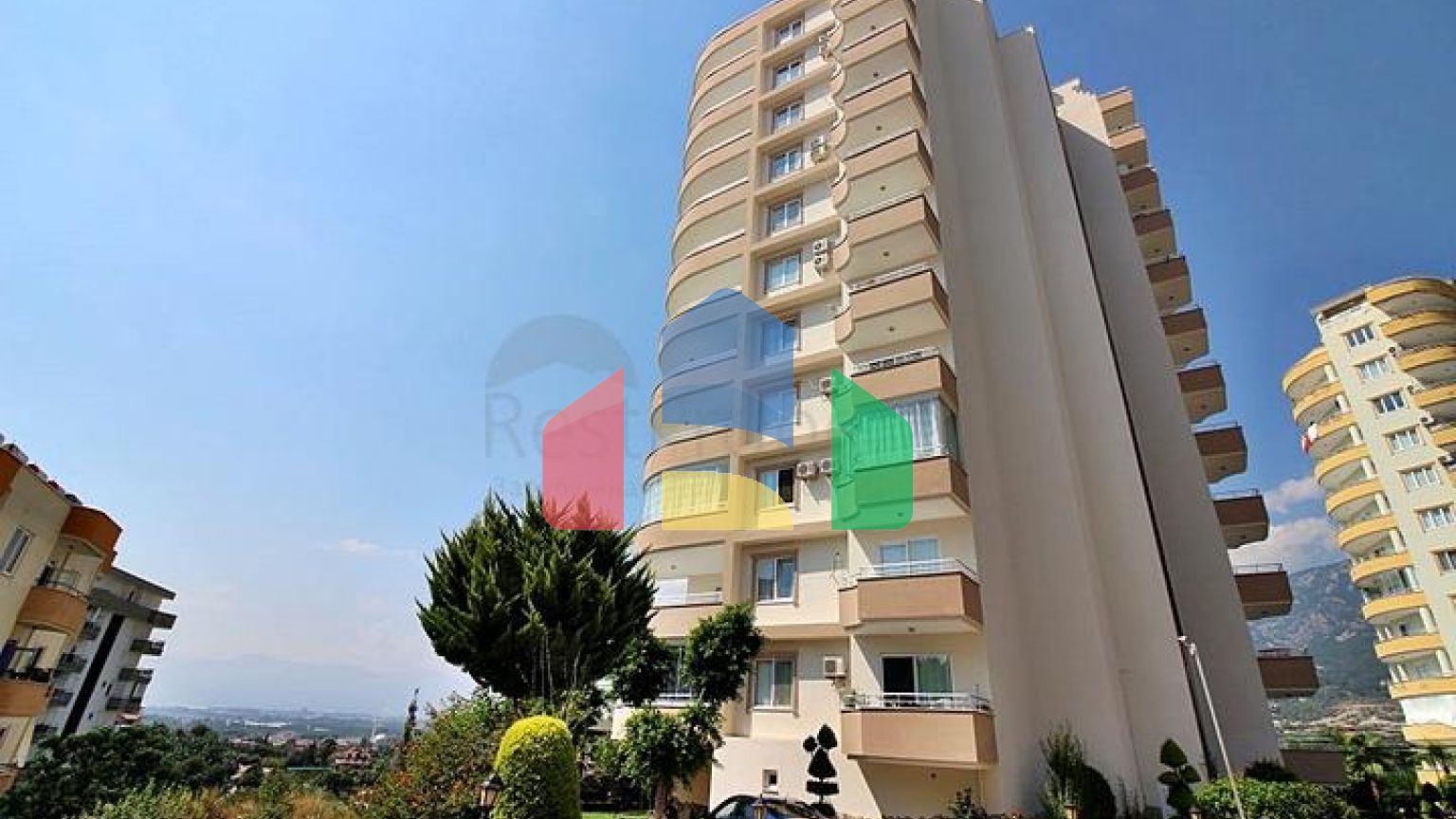 Просторная квартира 2+1 в Махмутларе с отличной инфраструктурой