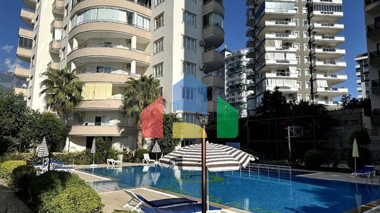 Просторная квартира 2+1 в Махмутларе с отличной инфраструктурой