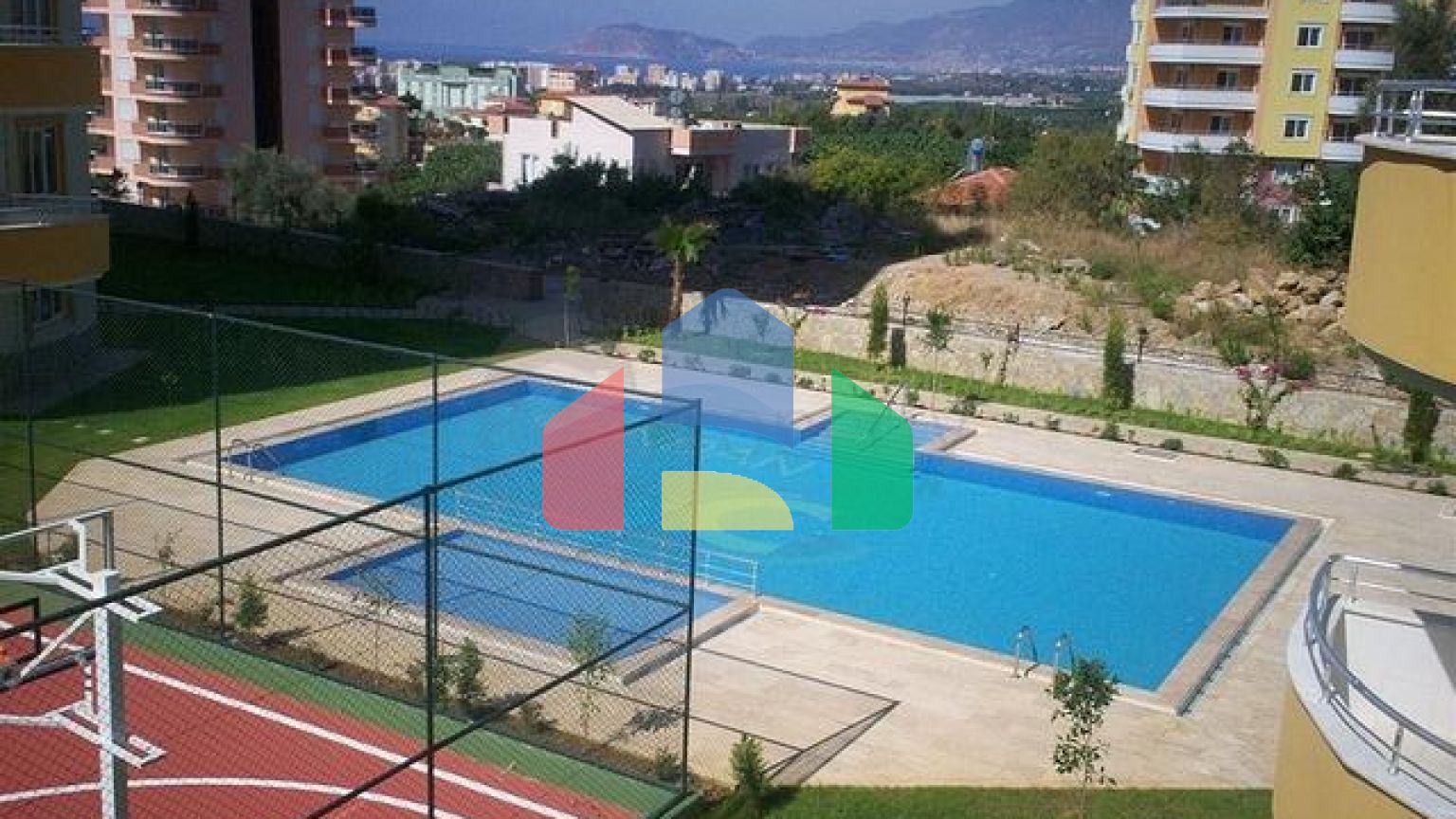 Просторная квартира 2+1 в Махмутларе с отличной инфраструктурой