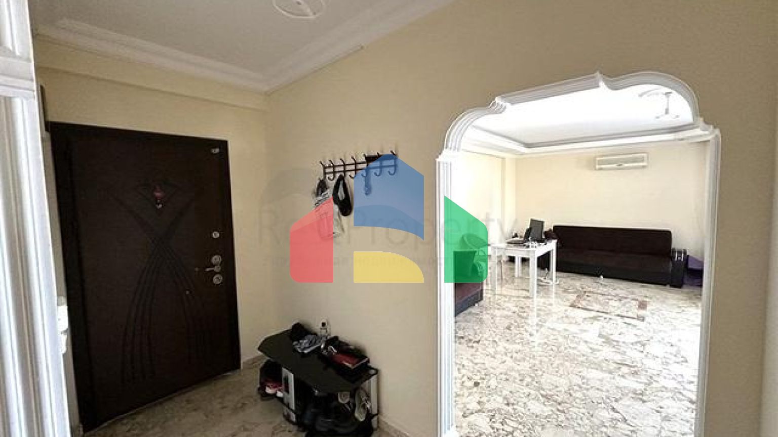 Просторная квартира 2+1 в Махмутларе с отличной инфраструктурой