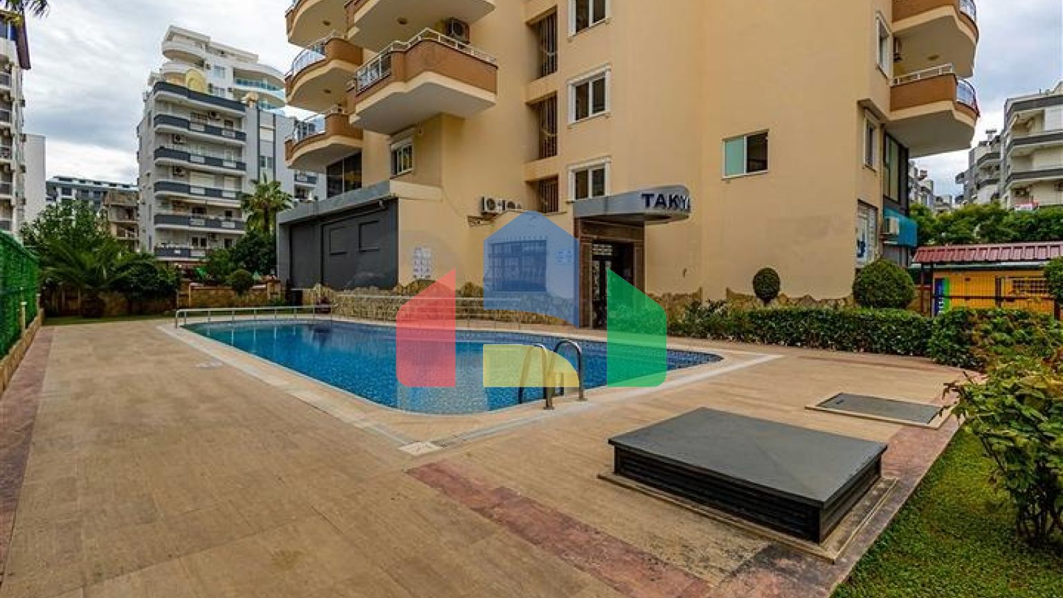 Трёхкомнатная квартира 2+1 в центре района Махмутлар