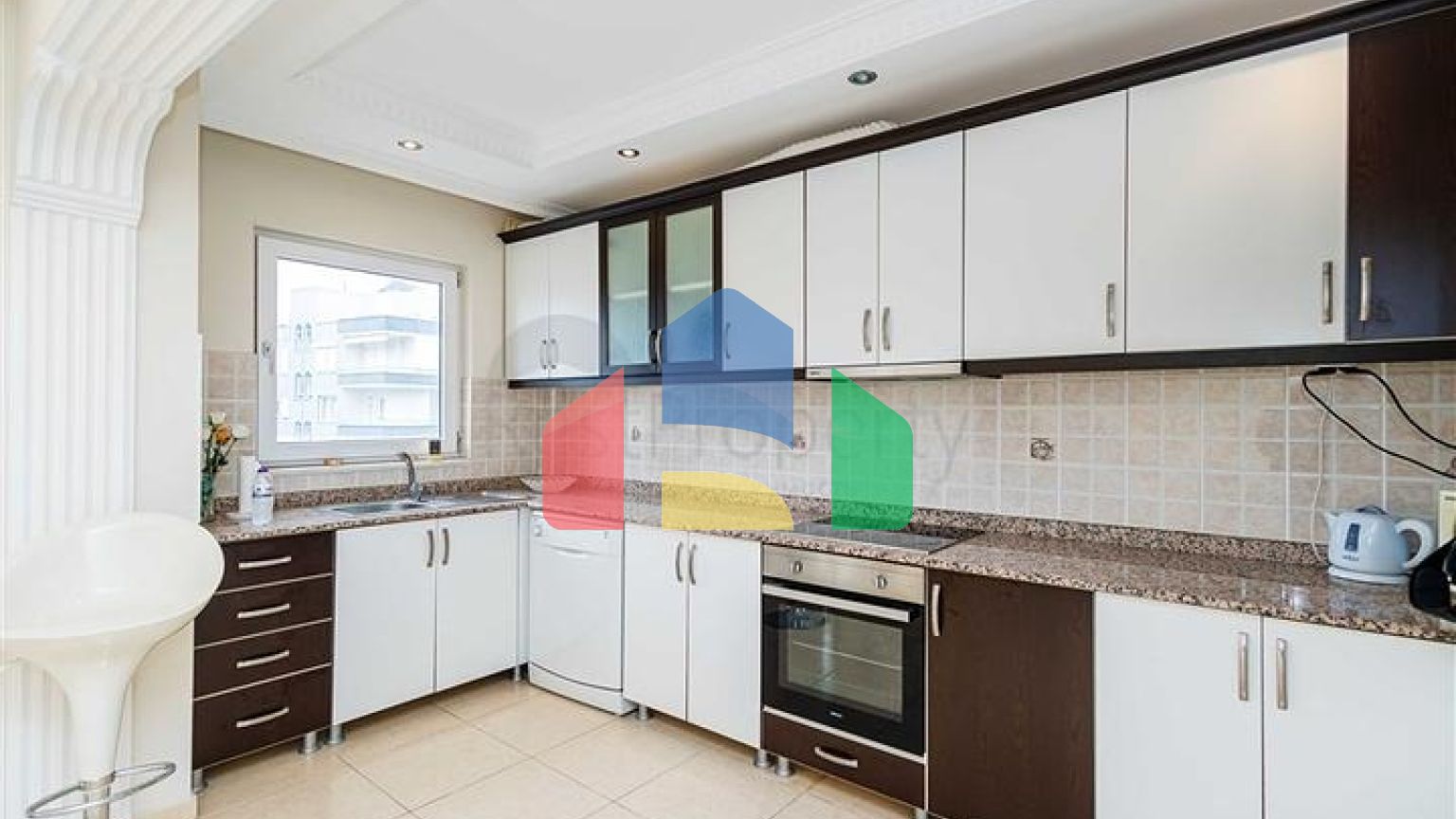 Трёхкомнатная квартира 2+1 в центре района Махмутлар