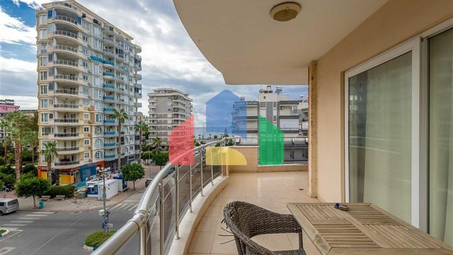 Трёхкомнатная квартира 2+1 в центре района Махмутлар