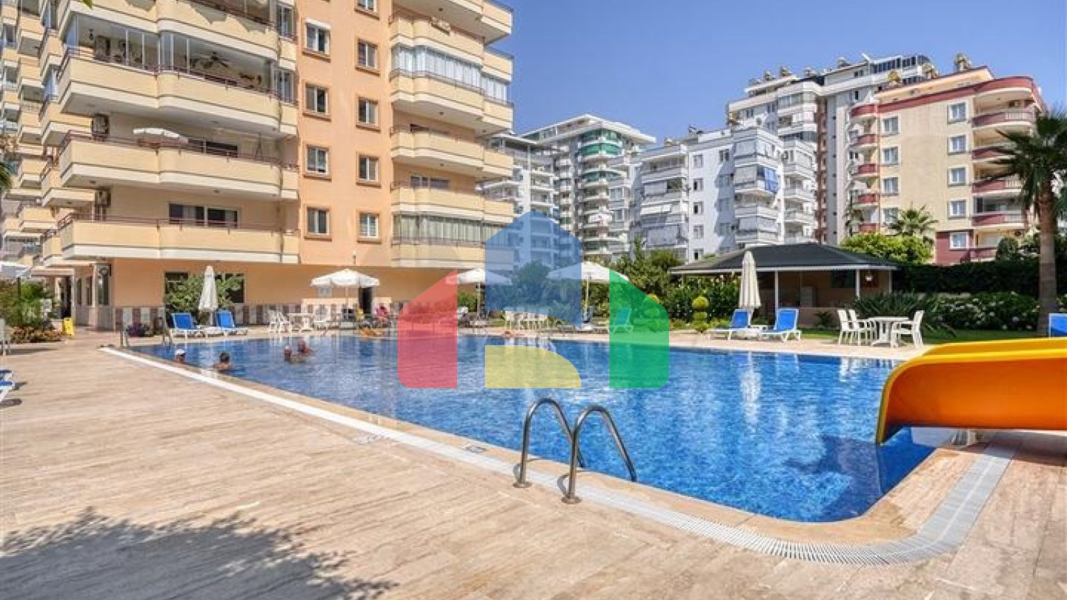 Трёхкомнатная квартира 2+1 с развитой инфраструктурой в районе Махмутлар