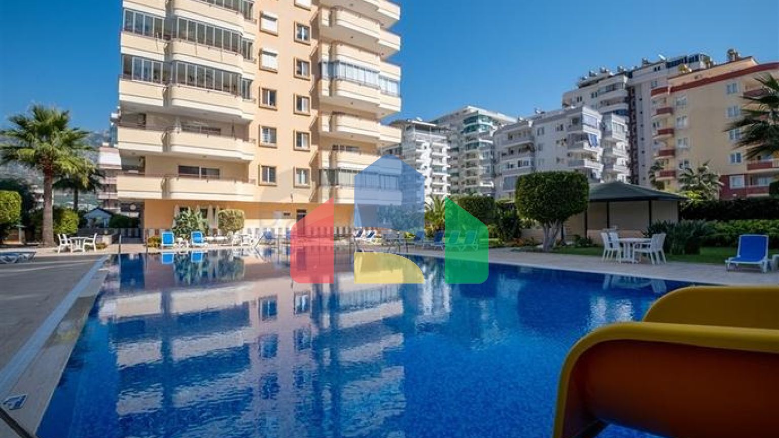 Двухкомнатная квартира с удобной планировкой в районе Махмутлар