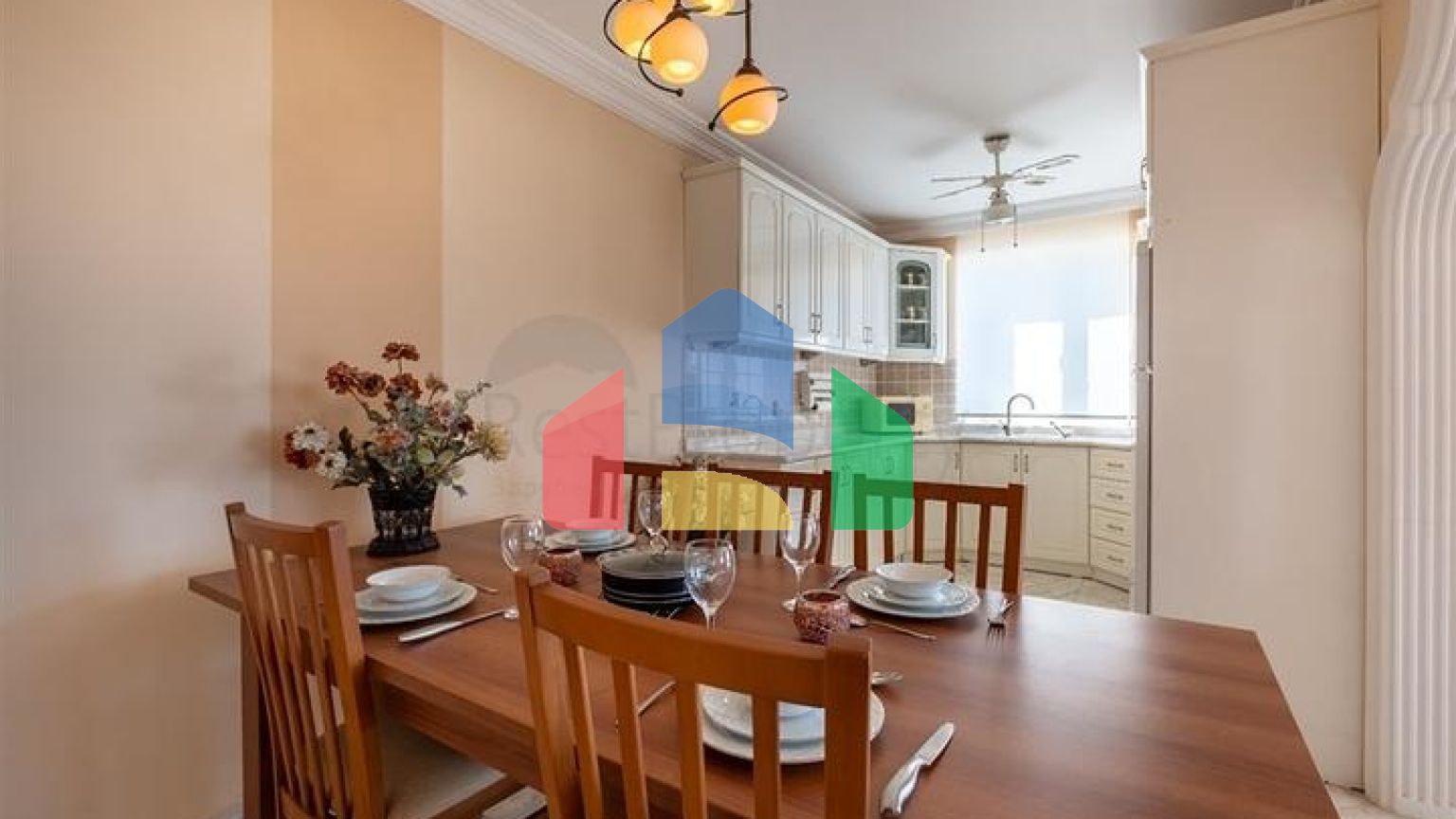 Двухкомнатная квартира с удобной планировкой в районе Махмутлар