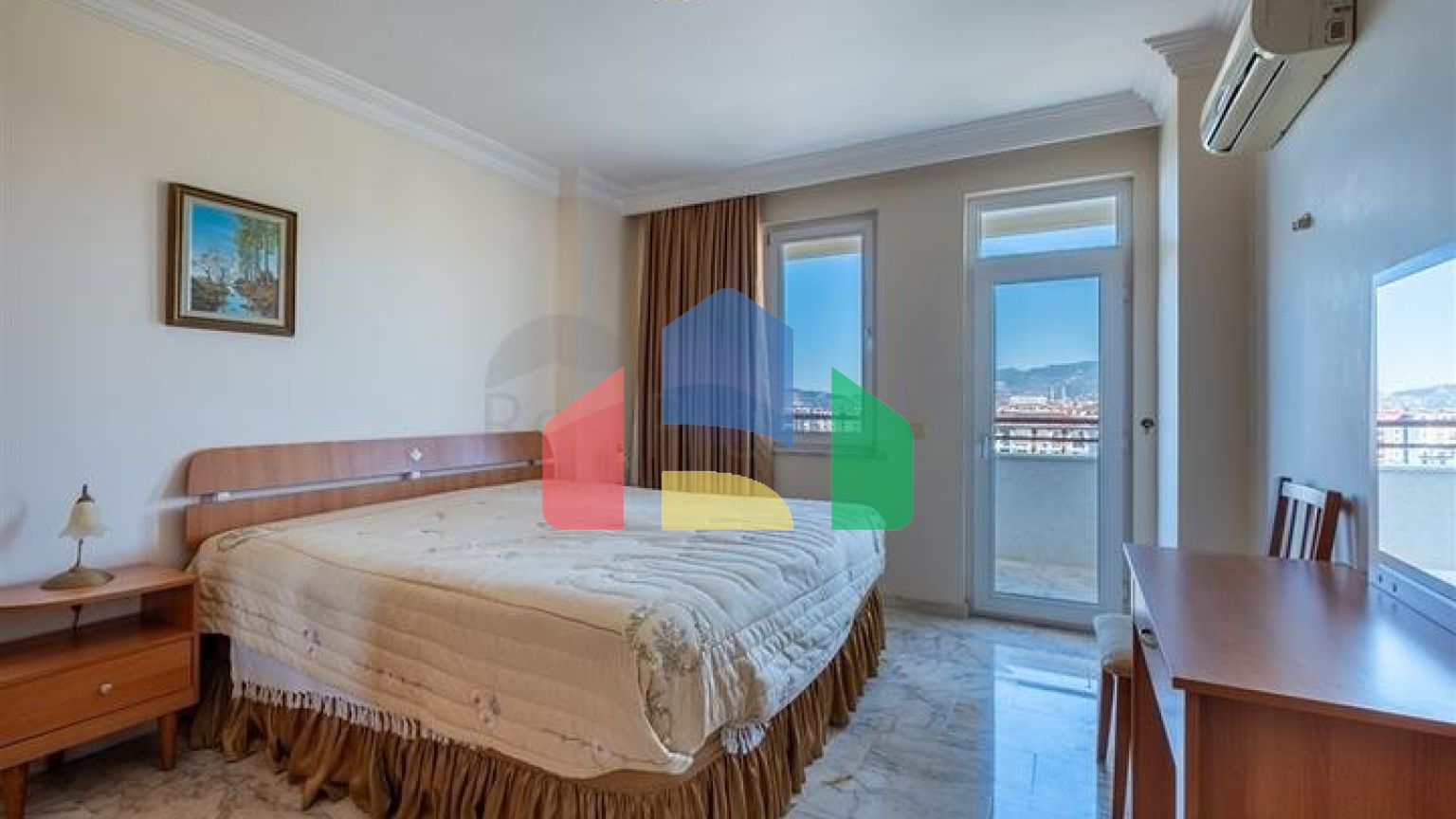 Двухкомнатная квартира с удобной планировкой в районе Махмутлар