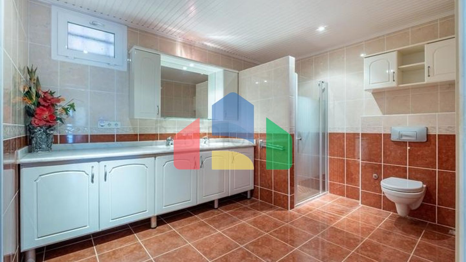 Двухкомнатная квартира с удобной планировкой в районе Махмутлар