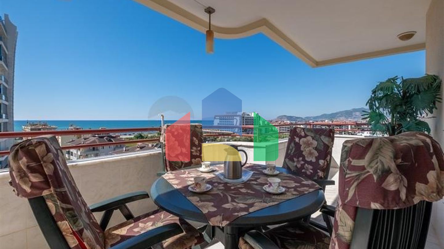 Двухкомнатная квартира с удобной планировкой в районе Махмутлар