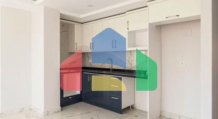 Просторный пентхаус 3+1 с террасой в современном комплексе рядом с морем в Махмутларе