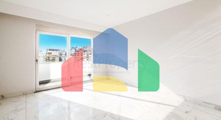 Просторный пентхаус 3+1 с террасой в современном комплексе рядом с морем в Махмутларе