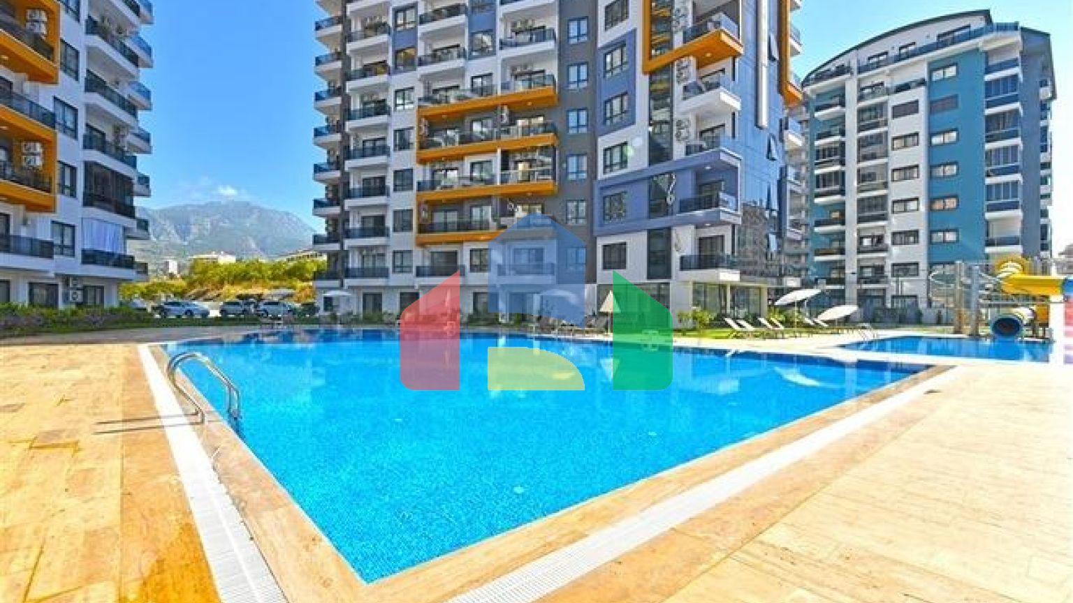 Квартира 1+1 с видом на море и богатой инфраструктурой в Махмутларе