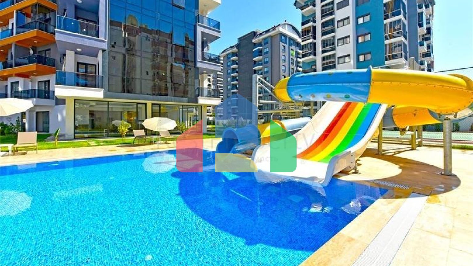 Квартира 1+1 с видом на море и богатой инфраструктурой в Махмутларе