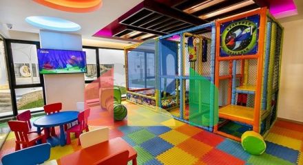 Двухкомнатная квартира 1+1 с мебелью и богатой инфраструктурой в районе Махмутлар