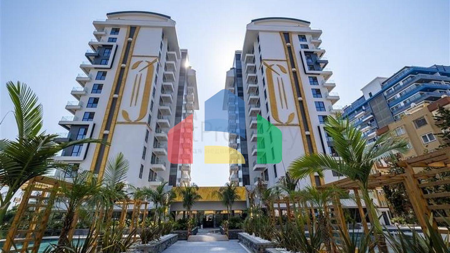 Стильная меблированная квартира с богатой инфраструктурой рядом с морем