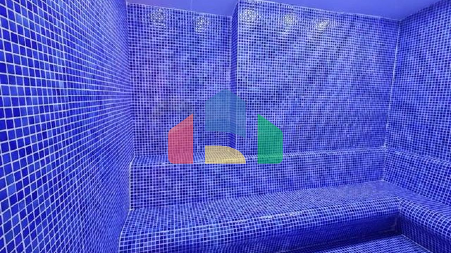 Стильная меблированная квартира с богатой инфраструктурой рядом с морем