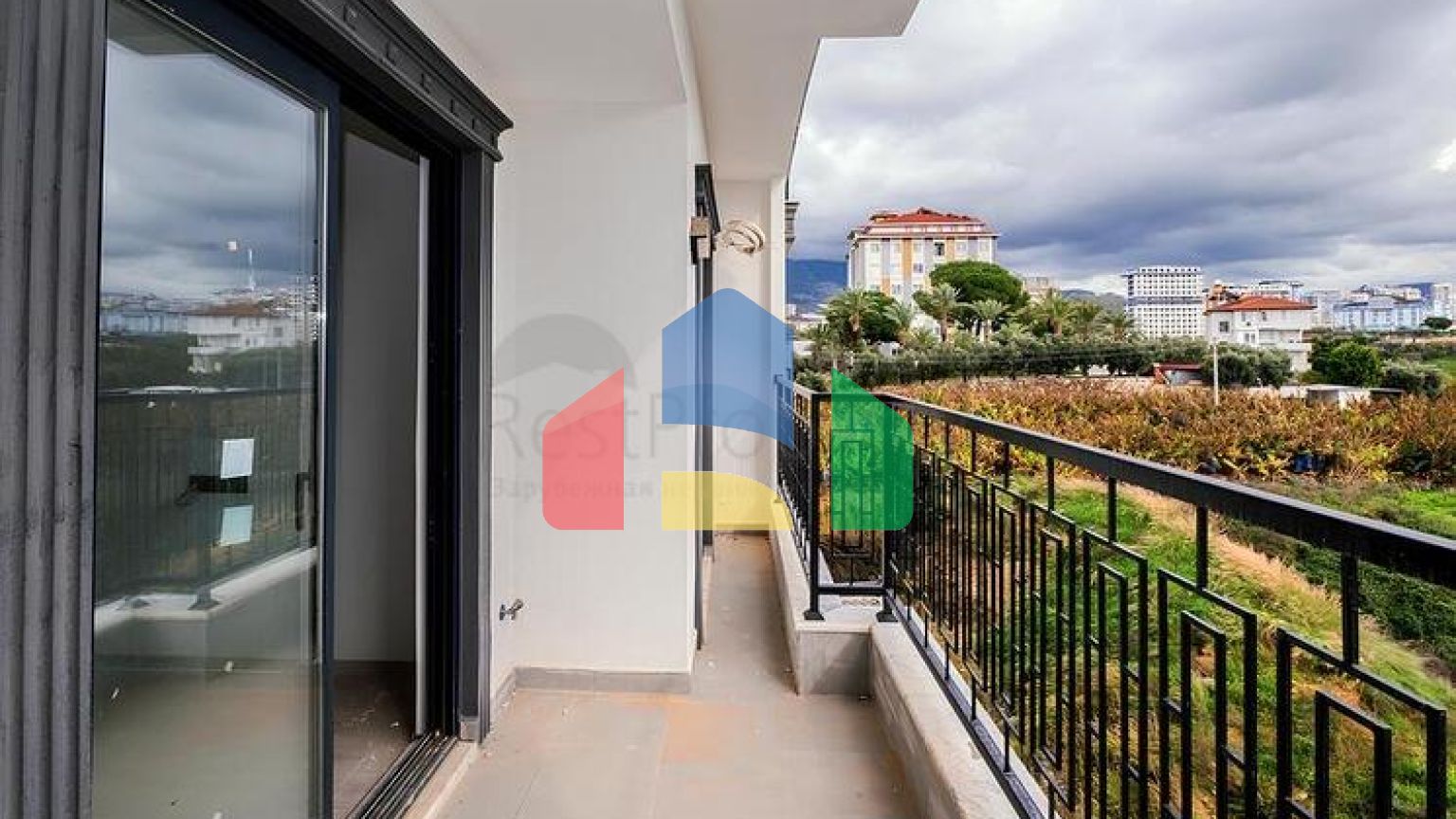 Уютная квартира 1+1 в районе Махмутлар в новом доме