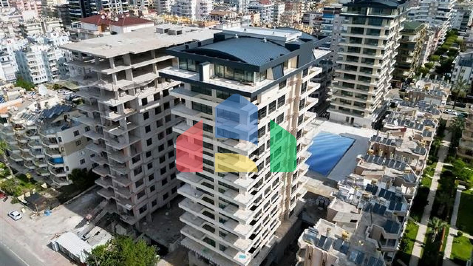 Квартира с современным дизайном рядом с морем в Махмутларе