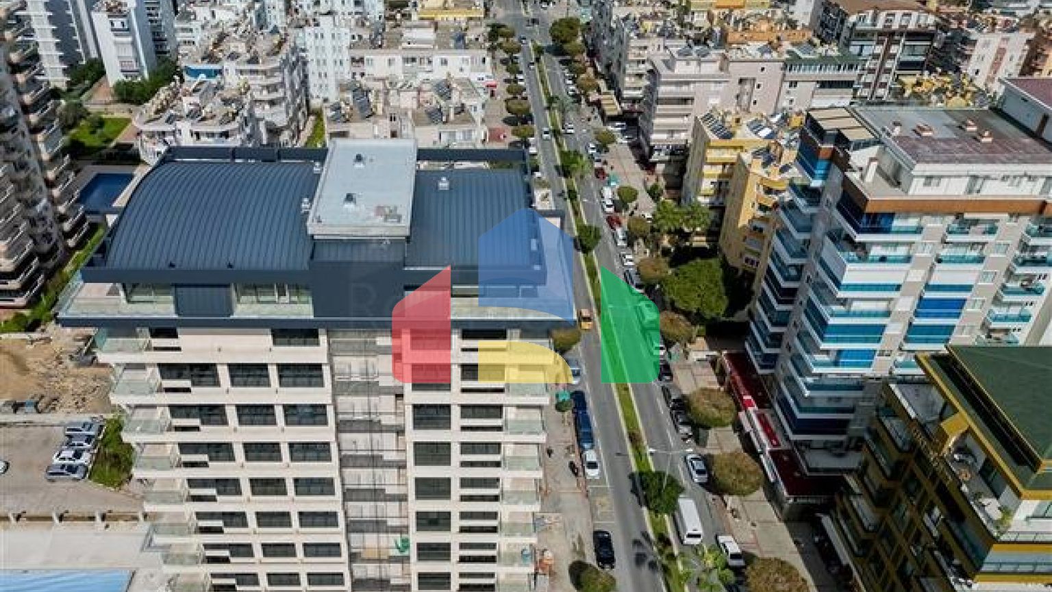 Квартира с современным дизайном рядом с морем в Махмутларе